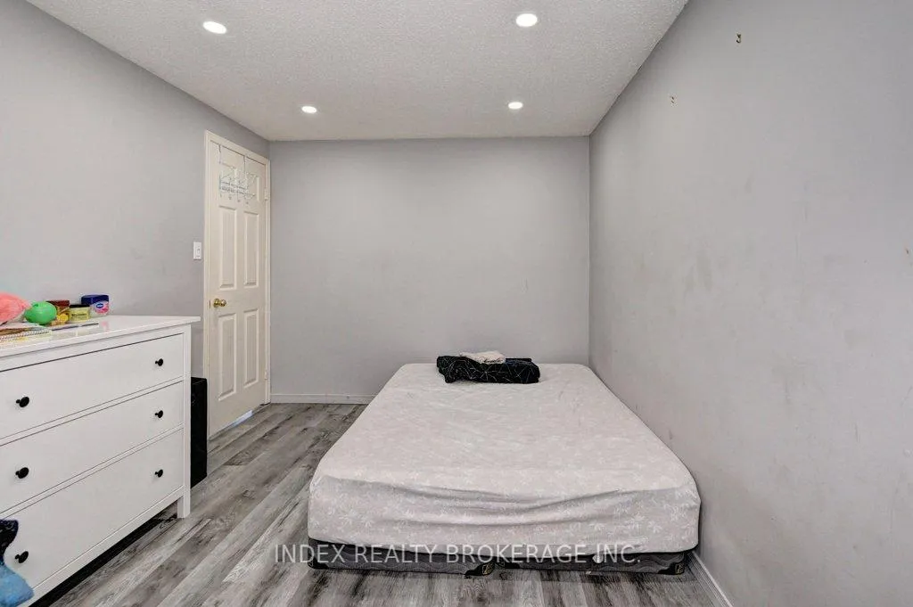 Photo 32 of 30 Maxwell Drive, Kitchener — HOMEH