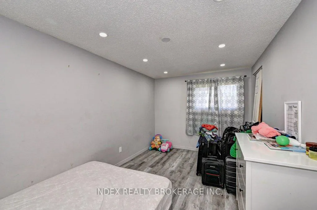 Photo 33 of 30 Maxwell Drive, Kitchener — HOMEH