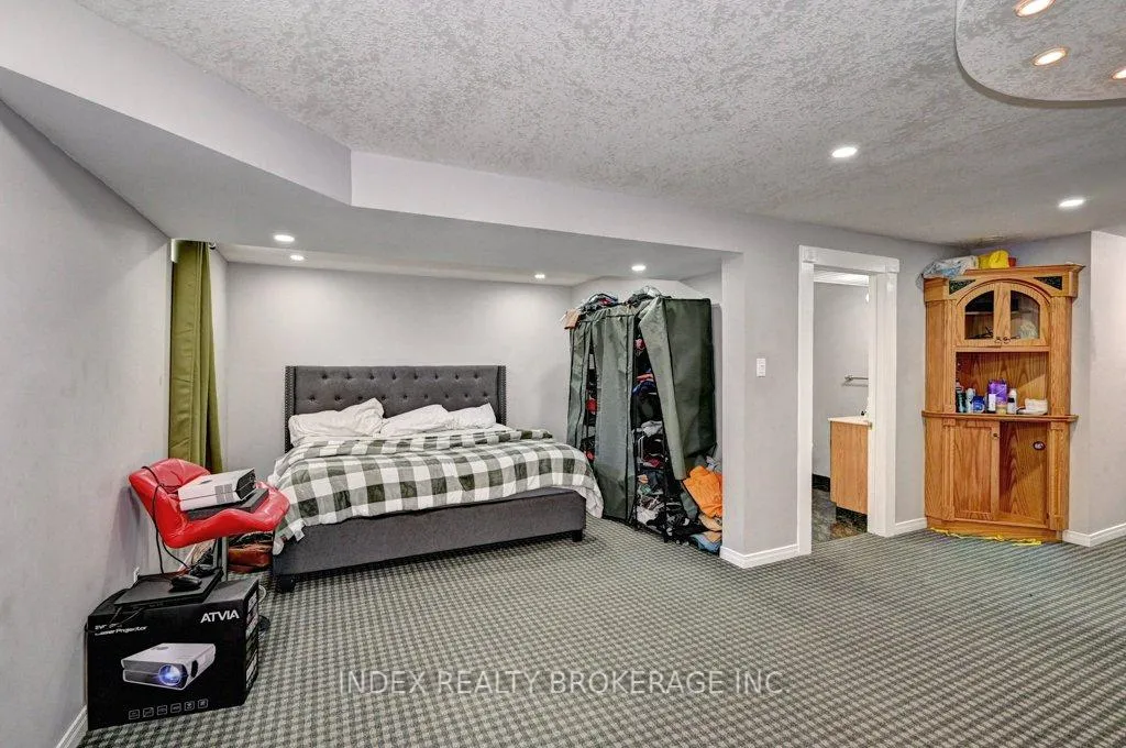 Photo 38 of 30 Maxwell Drive, Kitchener — HOMEH