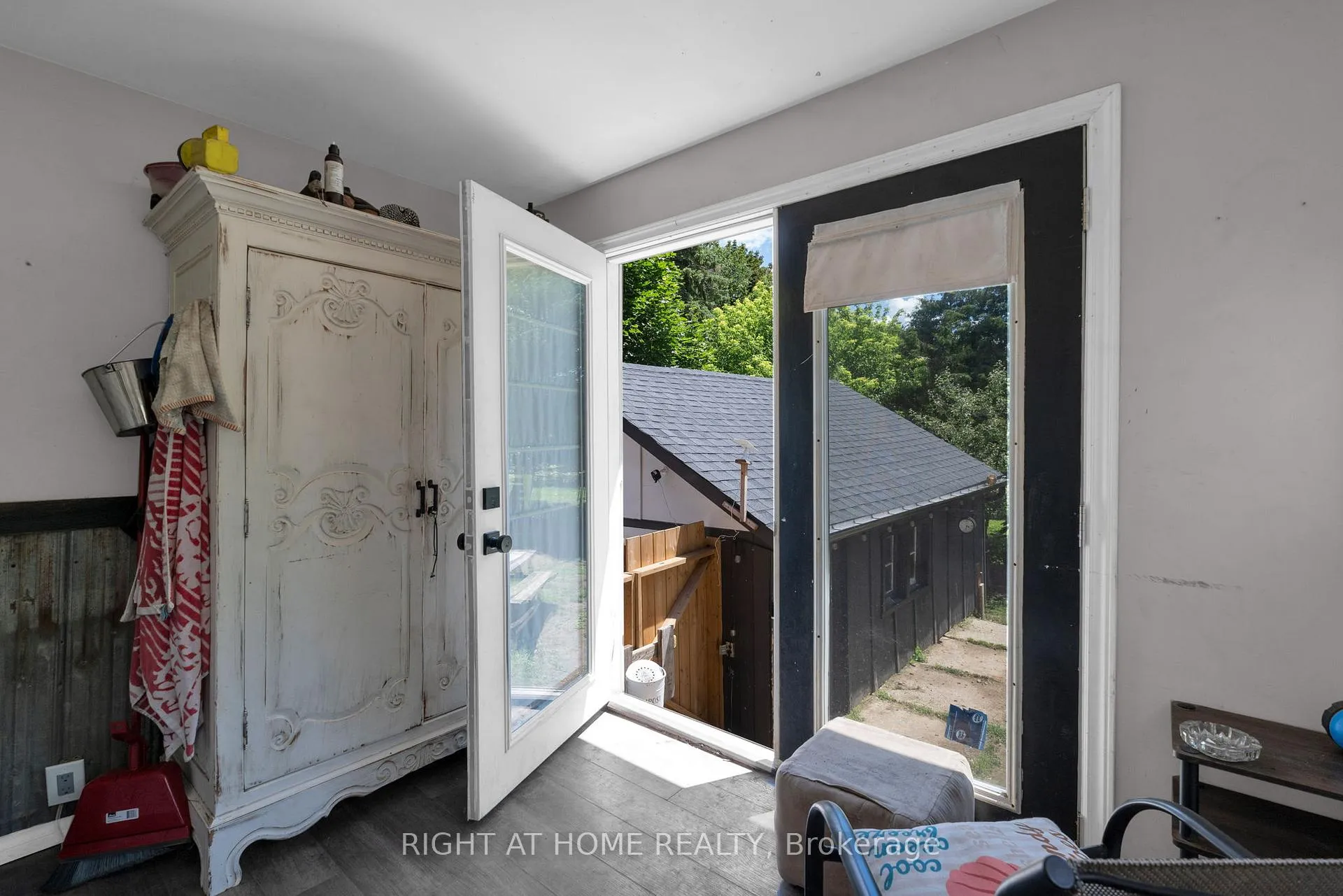 Photo 13 of 769 Hugel Avenue, Midland — HOMEH
