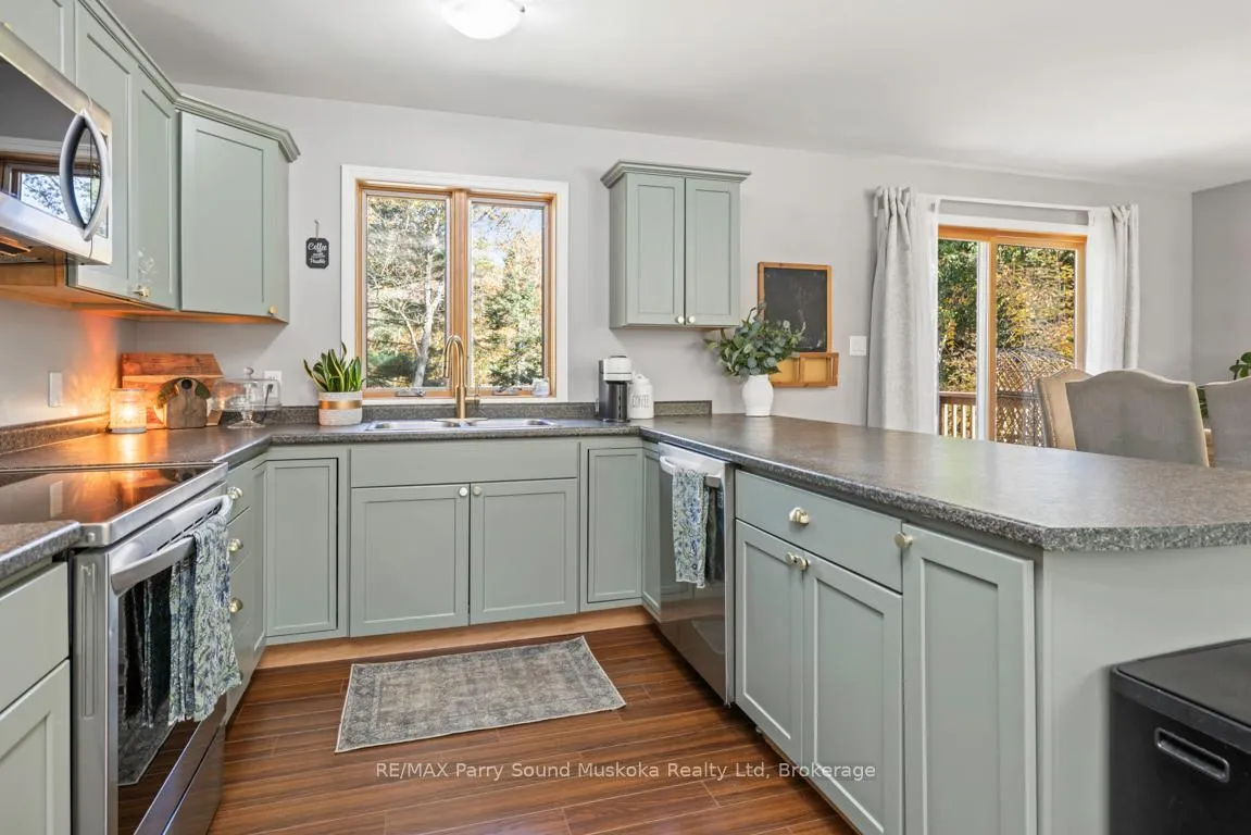 Photo 10 of 312 Centre Road, McKellar — HOMEH