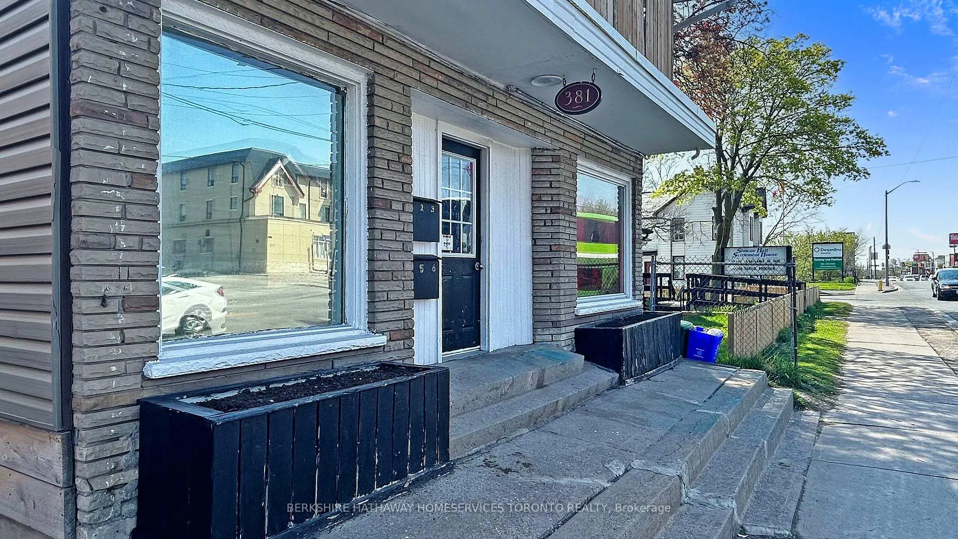 Photo 4 of 381 Simcoe Street S, Oshawa, Central — HOMEH