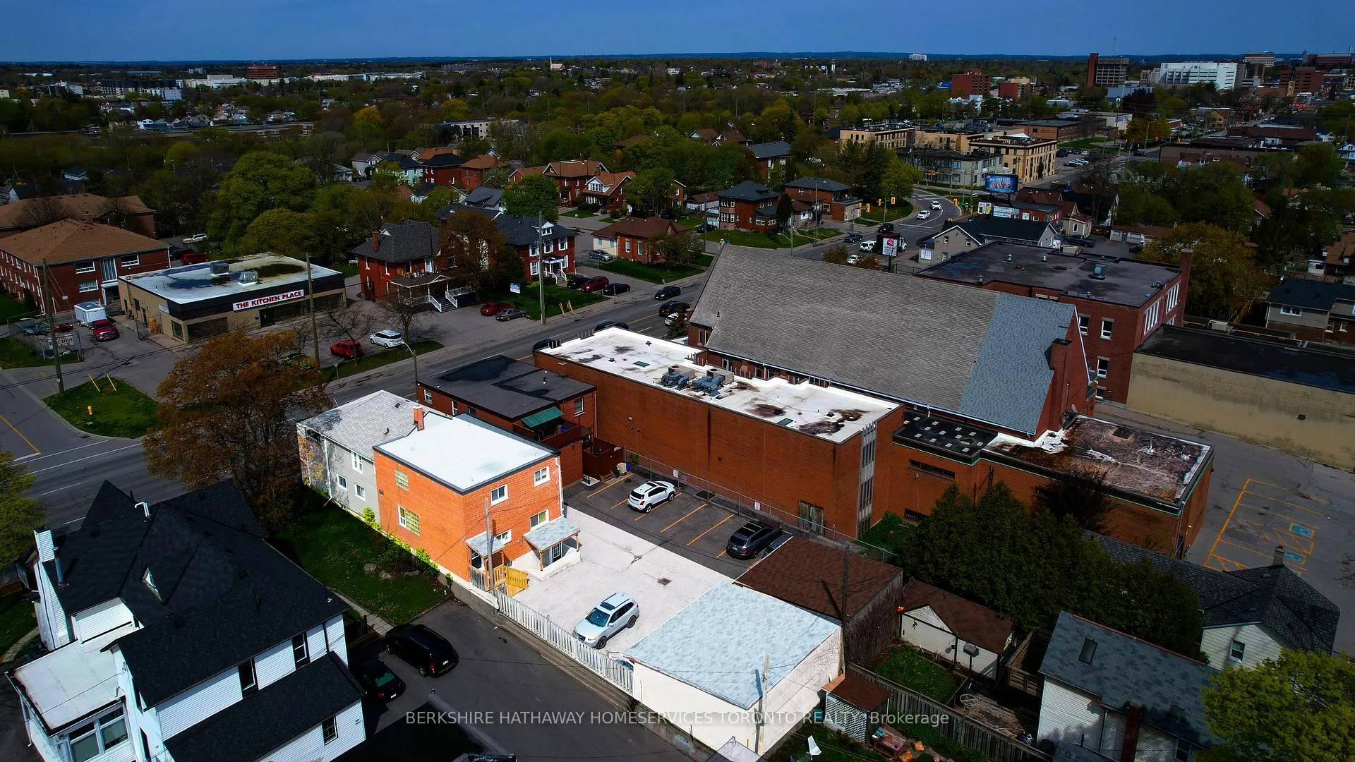 Photo 9 of 381 Simcoe Street S, Oshawa, Central — HOMEH