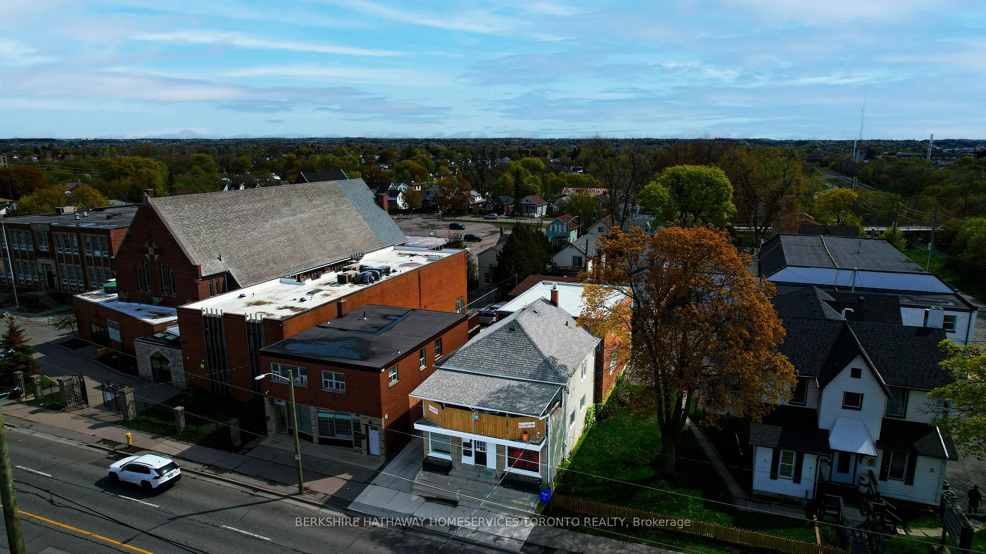 Photo 11 of 381 Simcoe Street S, Oshawa, Central — HOMEH