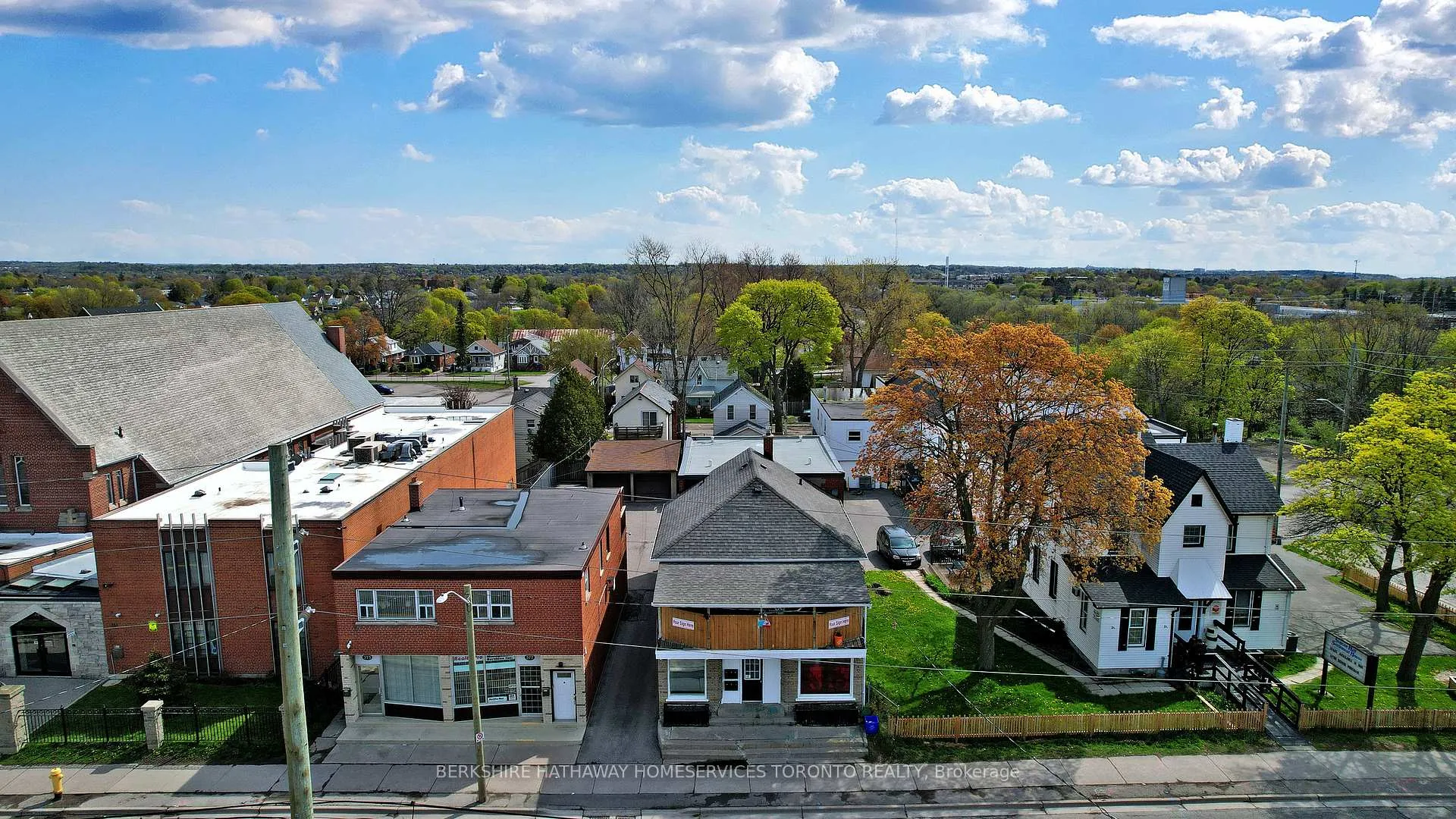 Photo 14 of 381 Simcoe Street S, Oshawa, Central — HOMEH