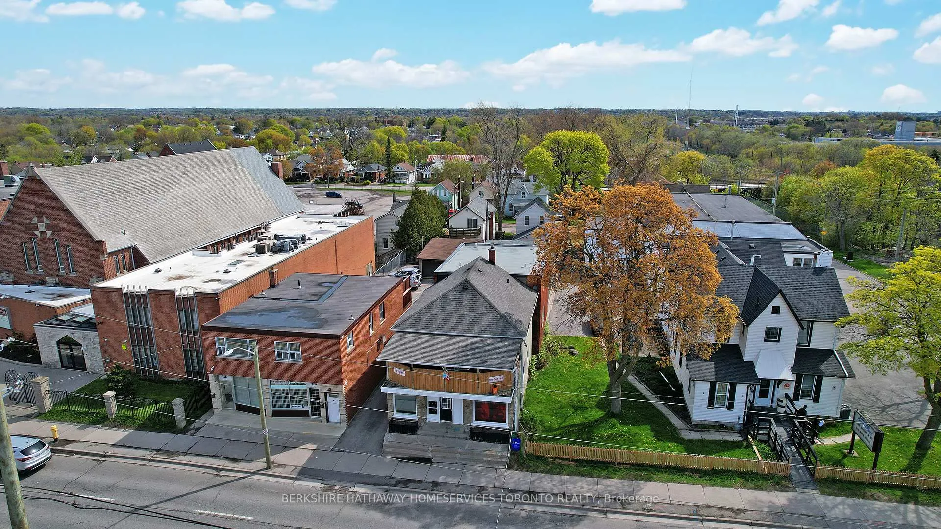 Photo 15 of 381 Simcoe Street S, Oshawa, Central — HOMEH