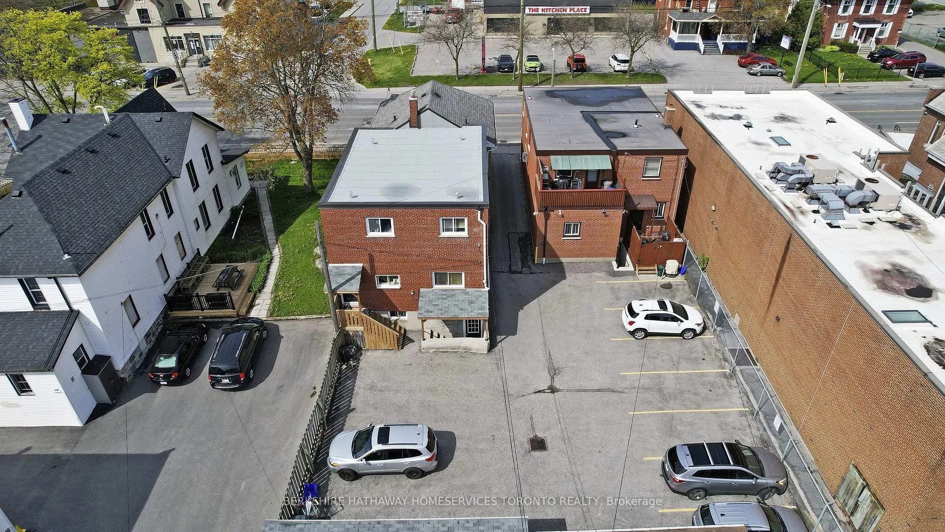 Photo 21 of 381 Simcoe Street S, Oshawa, Central — HOMEH