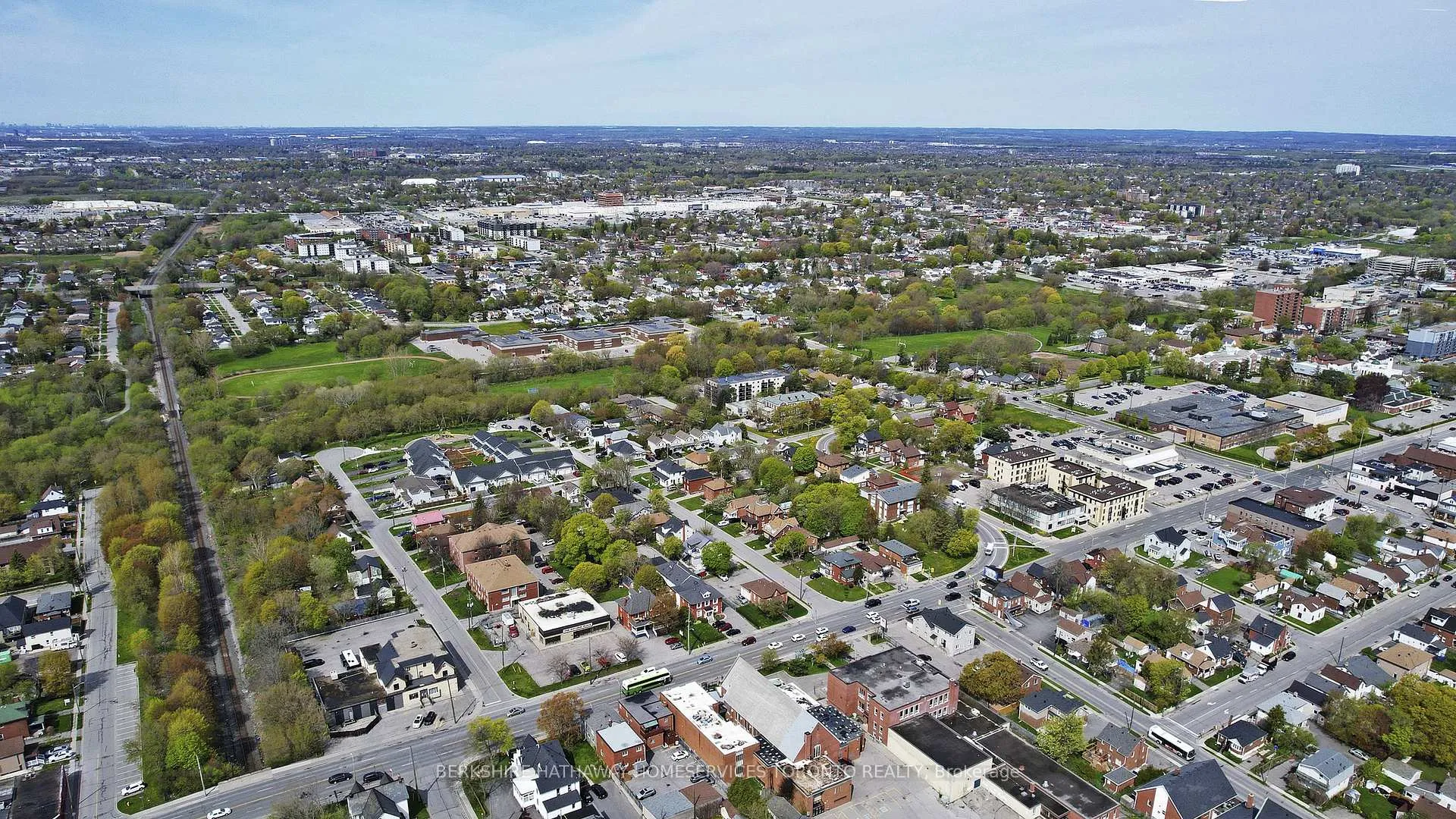 Photo 24 of 381 Simcoe Street S, Oshawa, Central — HOMEH