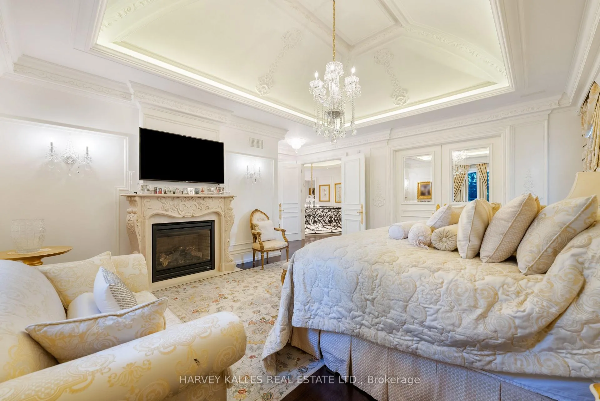 Photo 21 of 215 Strathallan Wood, Toronto, Bedford Park-Nortown — HOMEH