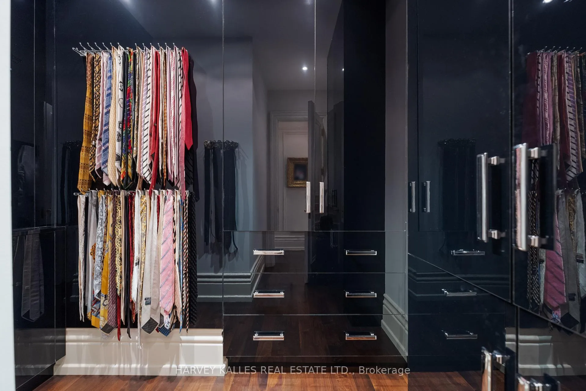 Photo 29 of 215 Strathallan Wood, Toronto, Bedford Park-Nortown — HOMEH