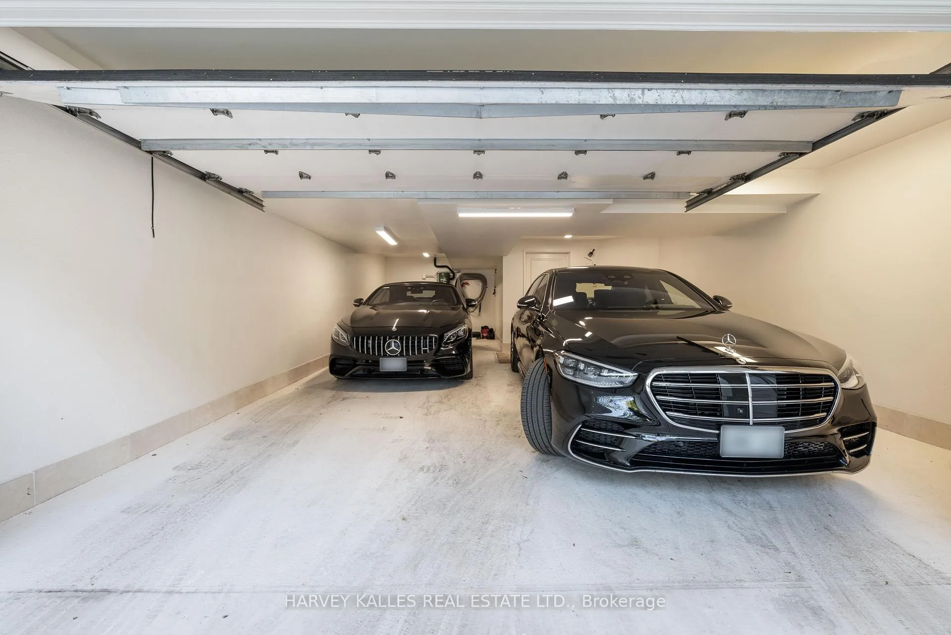 Photo 39 of 215 Strathallan Wood, Toronto, Bedford Park-Nortown — HOMEH