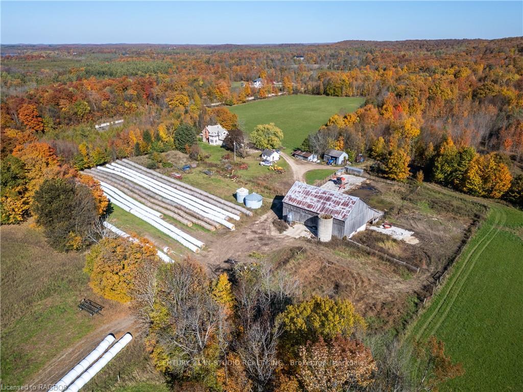 Photo 4 of 602446 Sideroad 8, Chatsworth — HOMEH