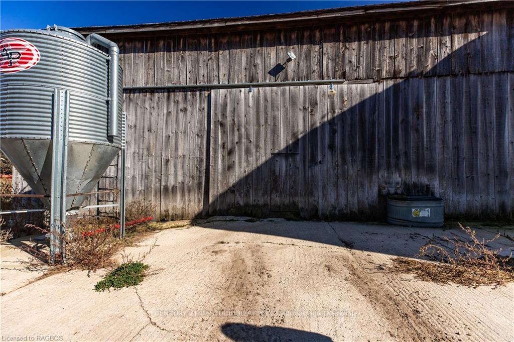 Photo 36 of 602446 Sideroad 8, Chatsworth — HOMEH