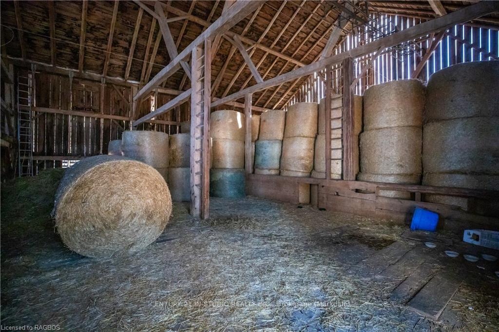 Photo 37 of 602446 Sideroad 8, Chatsworth — HOMEH