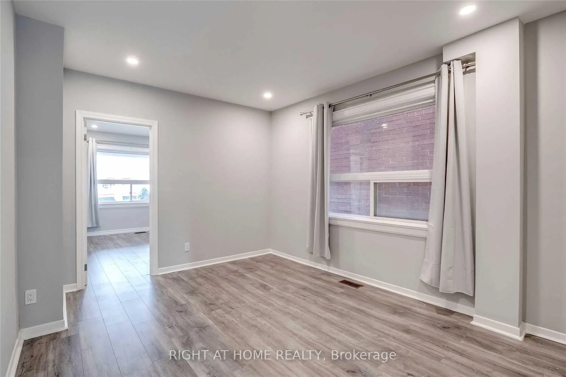 Photo 3 of 2023 Dufferin Street, Toronto, Oakwood Village — HOMEH