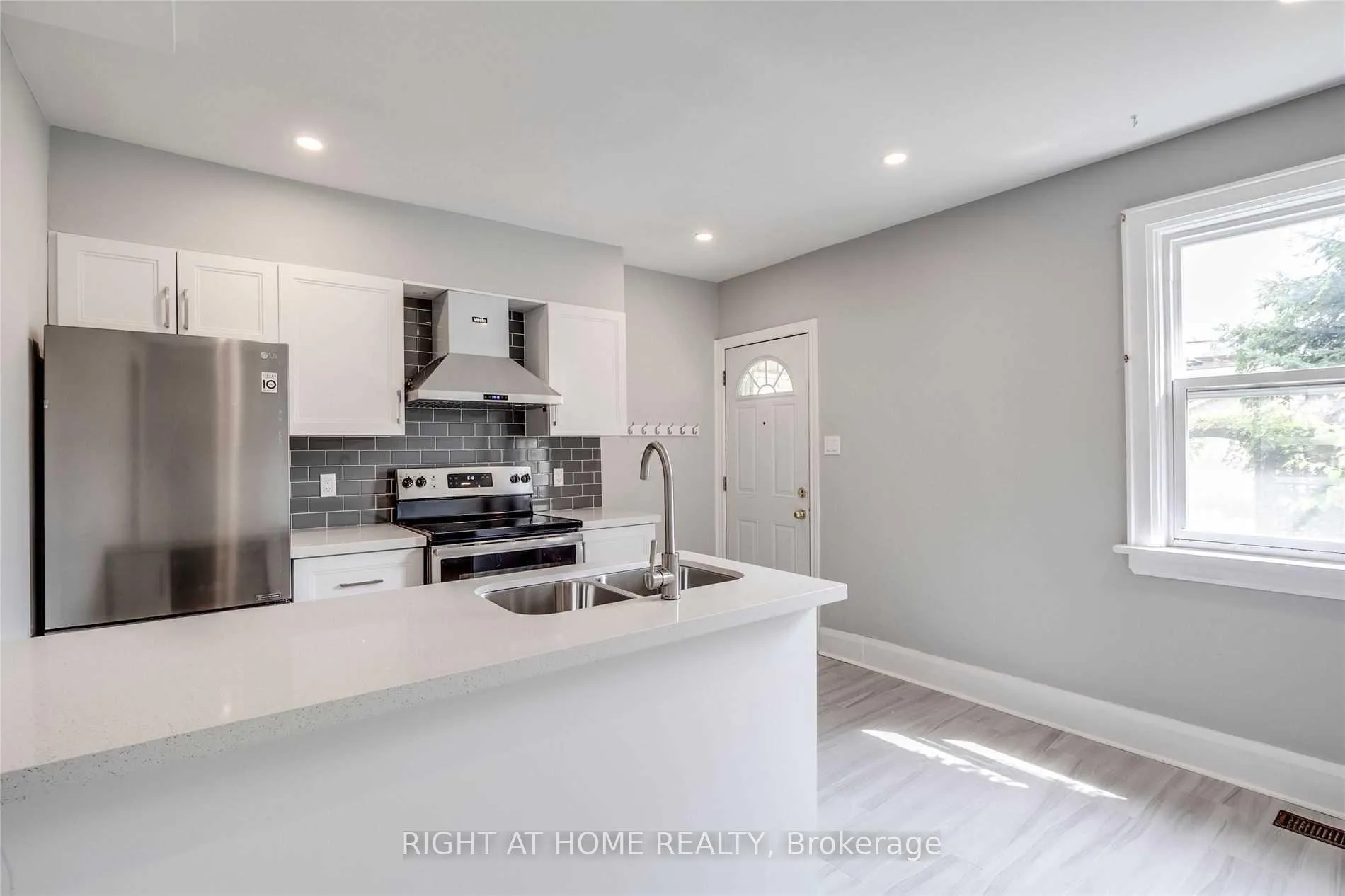 Photo 9 of 2023 Dufferin Street, Toronto, Oakwood Village — HOMEH