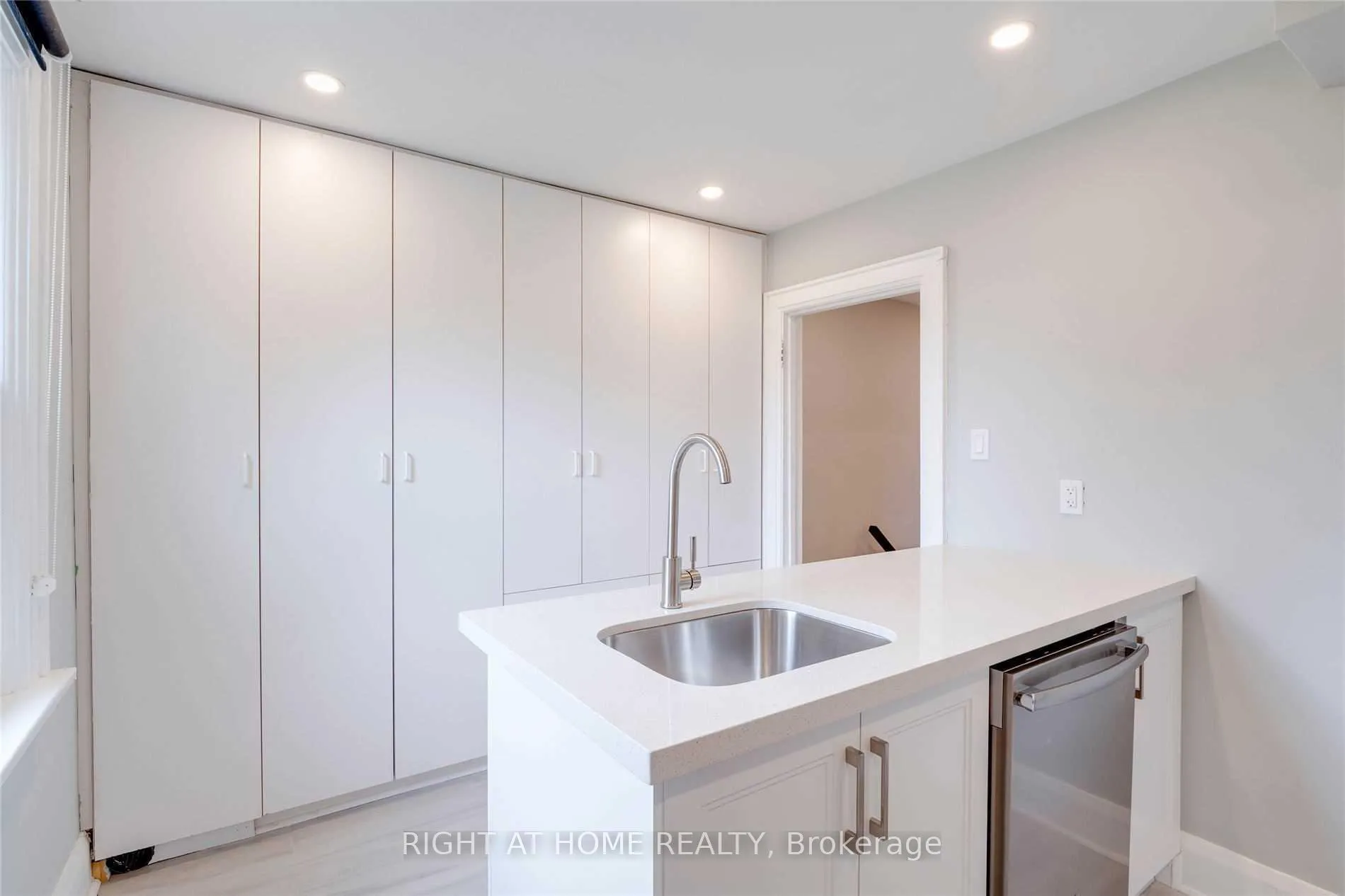 Photo 16 of 2023 Dufferin Street, Toronto, Oakwood Village — HOMEH