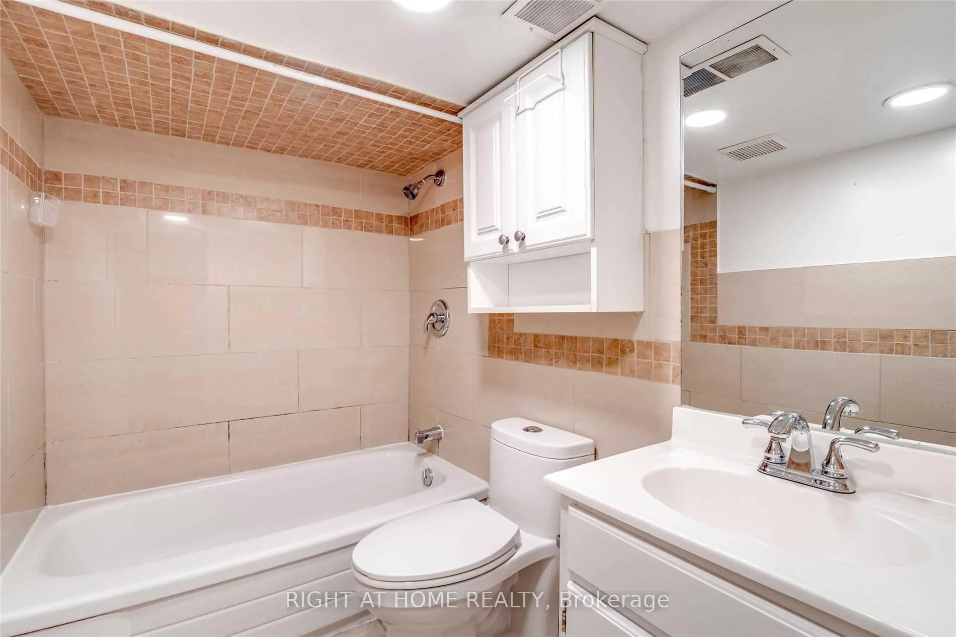 Photo 22 of 2023 Dufferin Street, Toronto, Oakwood Village — HOMEH