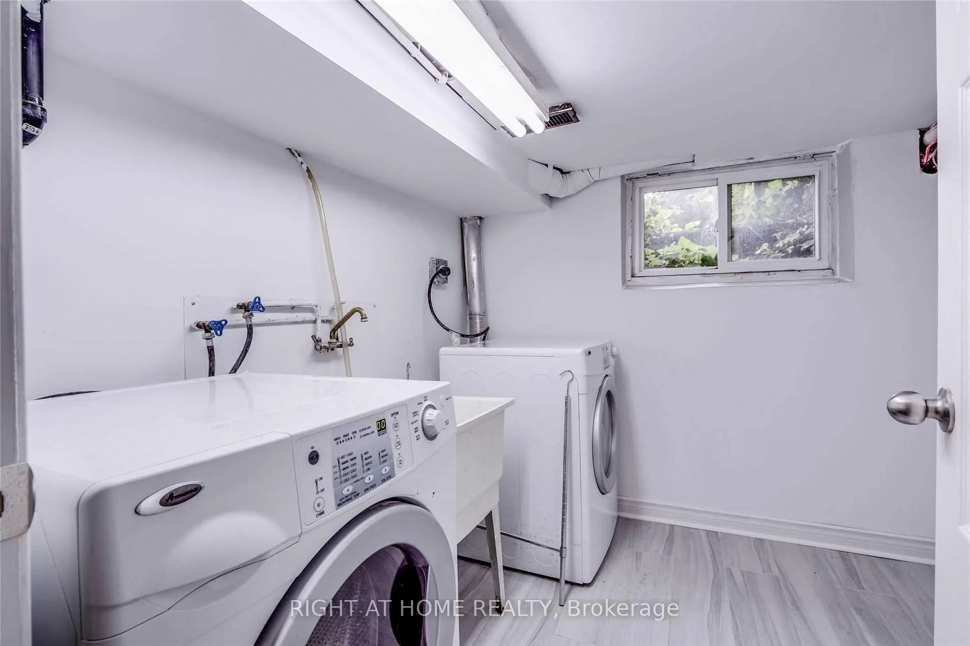 Photo 24 of 2023 Dufferin Street, Toronto, Oakwood Village — HOMEH