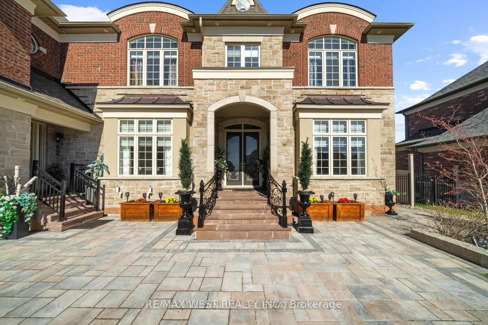 Photo 5 of 7 Castle Mountain Court, King, Nobleton — HOMEH