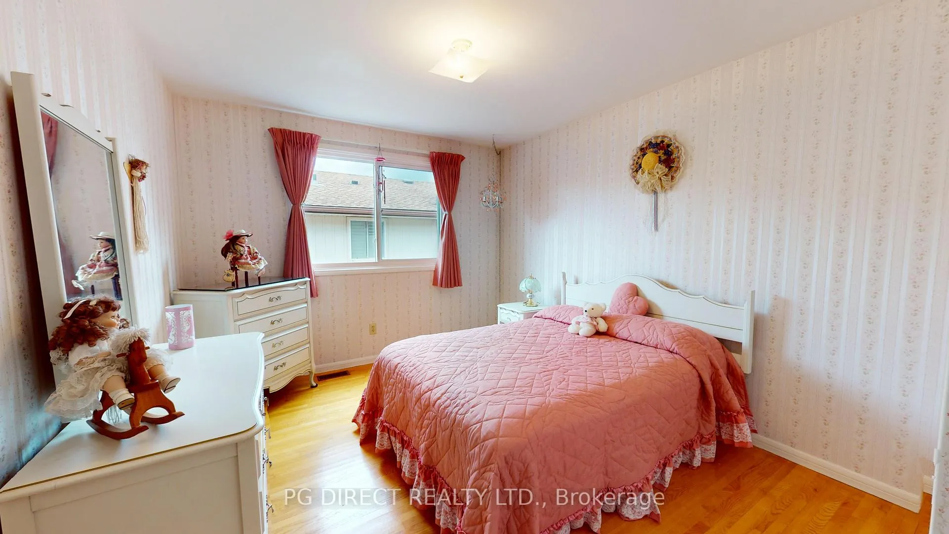 Photo 13 of 65 Trailview Drive, Kitchener — HOMEH