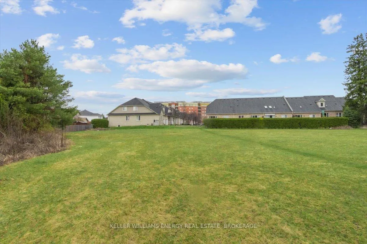 Photo 26 of 21 Niagara Drive, Oshawa, Samac — HOMEH