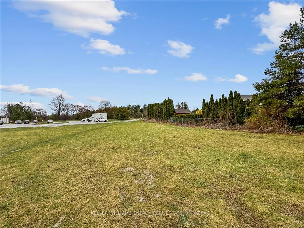 Photo 27 of 21 Niagara Drive, Oshawa, Samac — HOMEH