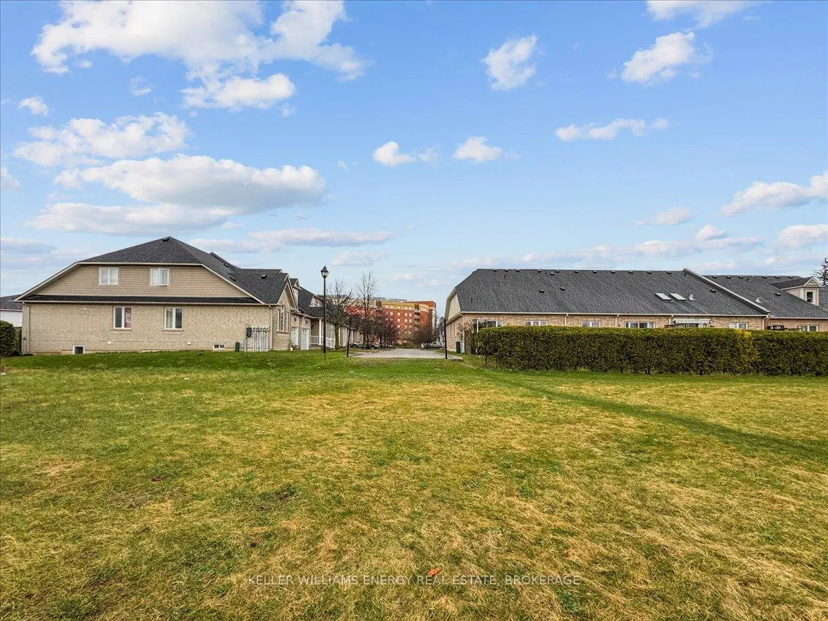 Photo 29 of 21 Niagara Drive, Oshawa, Samac — HOMEH