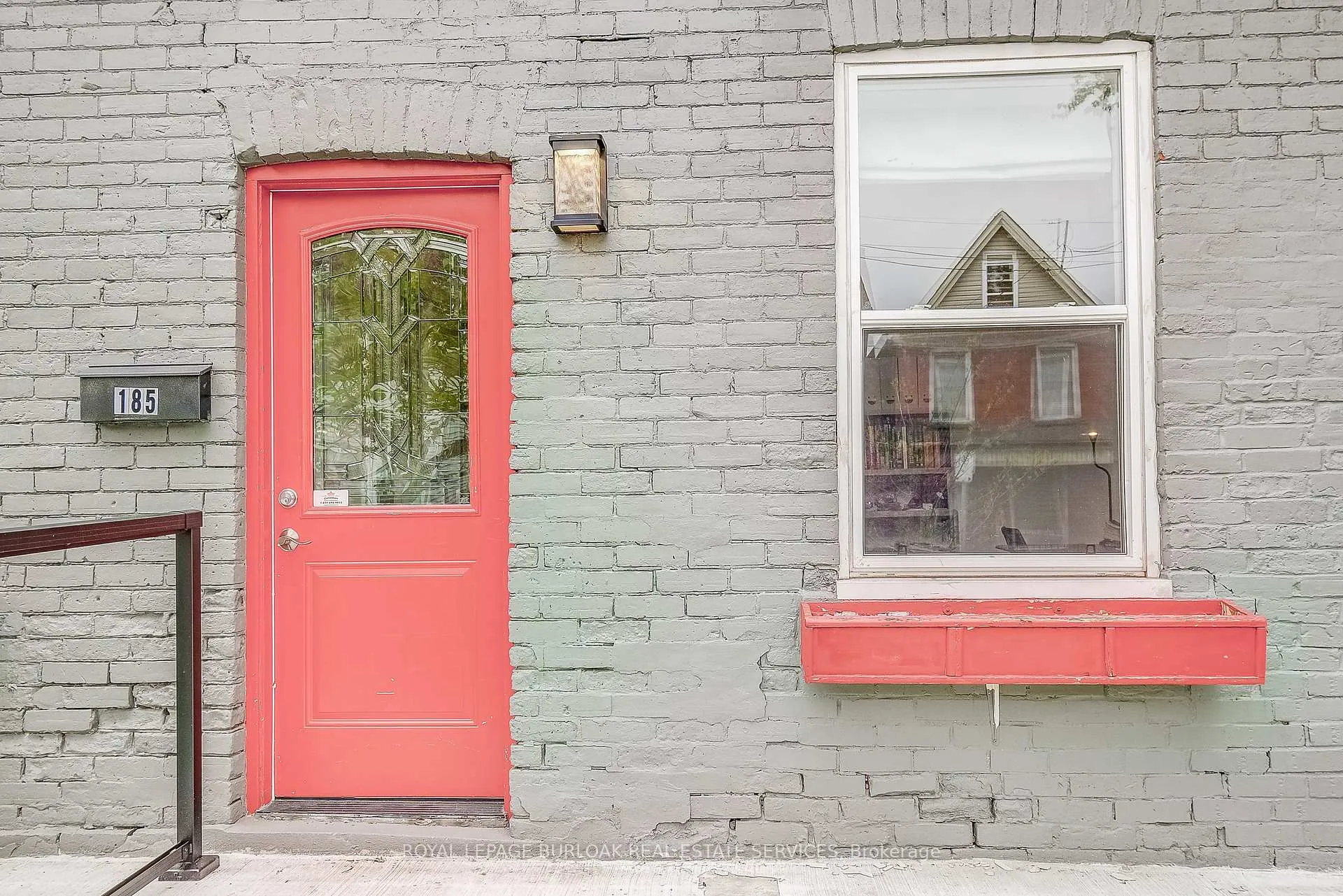 Photo 5 of 185 Simcoe Street E, Hamilton, North End — HOMEH