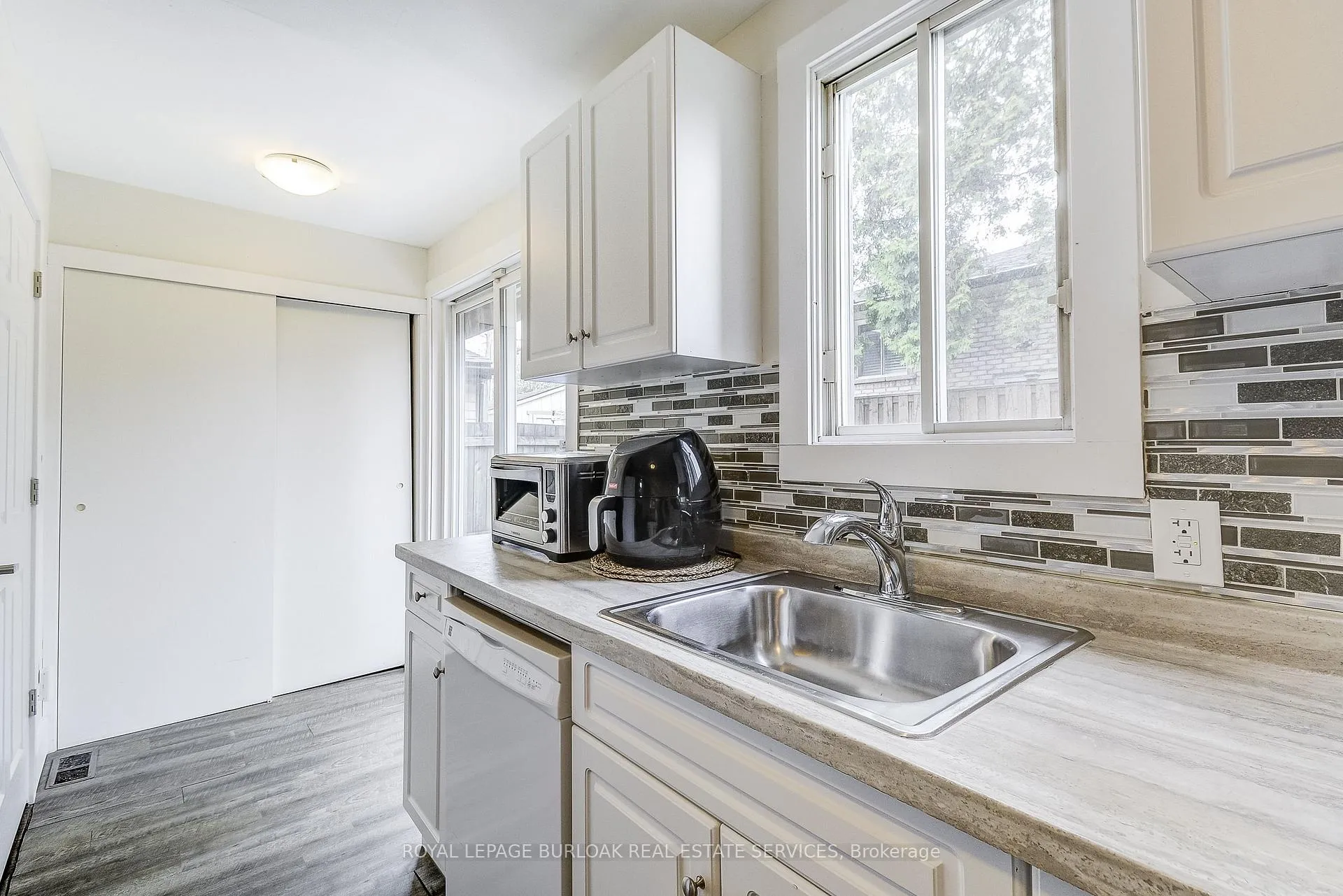 Photo 16 of 185 Simcoe Street E, Hamilton, North End — HOMEH