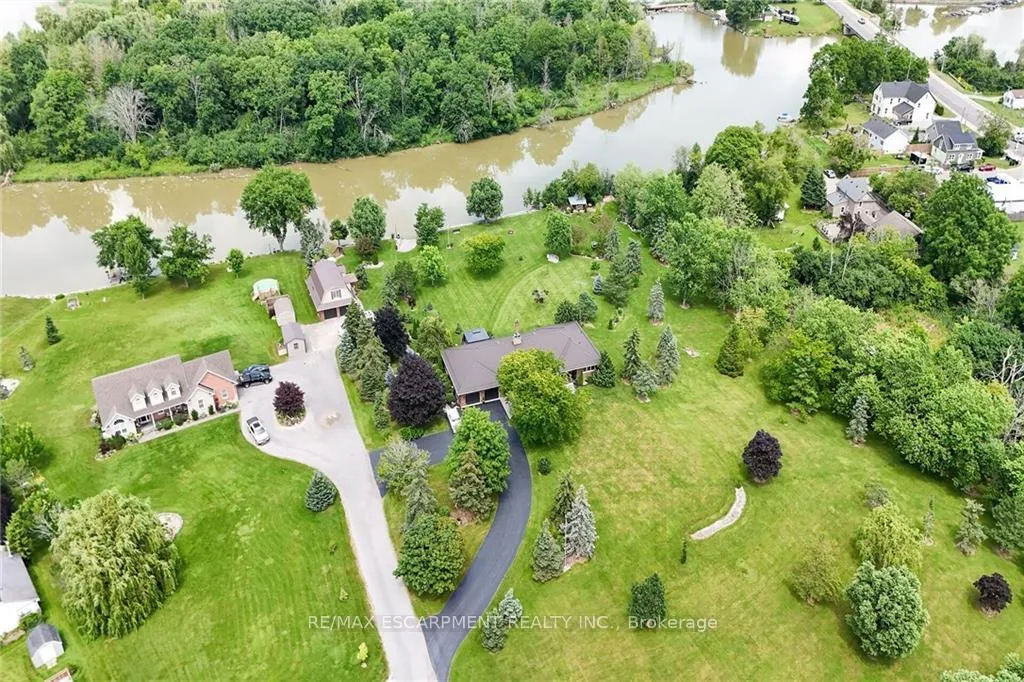 Front of 32 Haldimand Trail