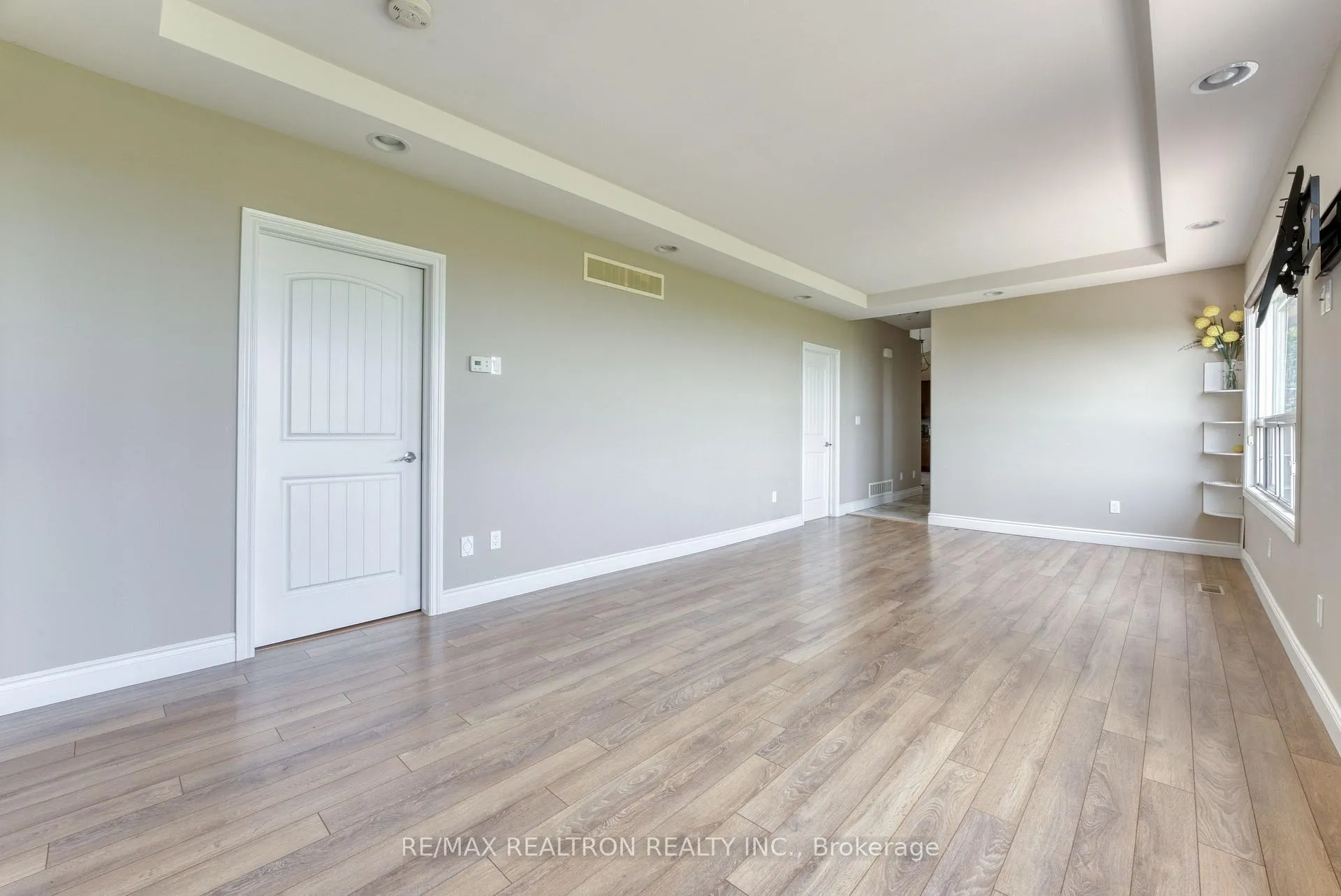 Photo 16 of 6648 Talbot Trail, Chatham-Kent, Chatham — HOMEH