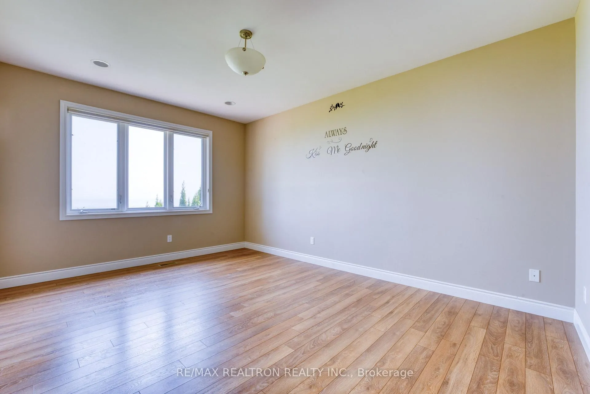 Photo 18 of 6648 Talbot Trail, Chatham-Kent, Chatham — HOMEH