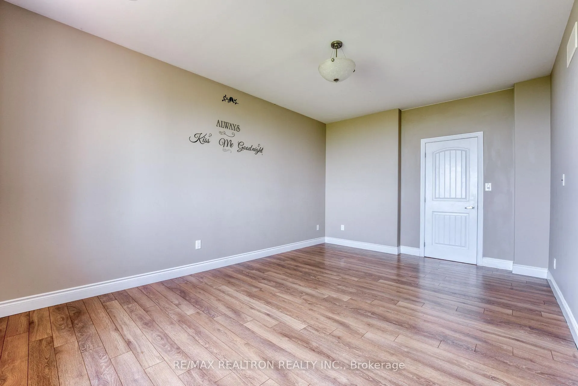Photo 19 of 6648 Talbot Trail, Chatham-Kent, Chatham — HOMEH