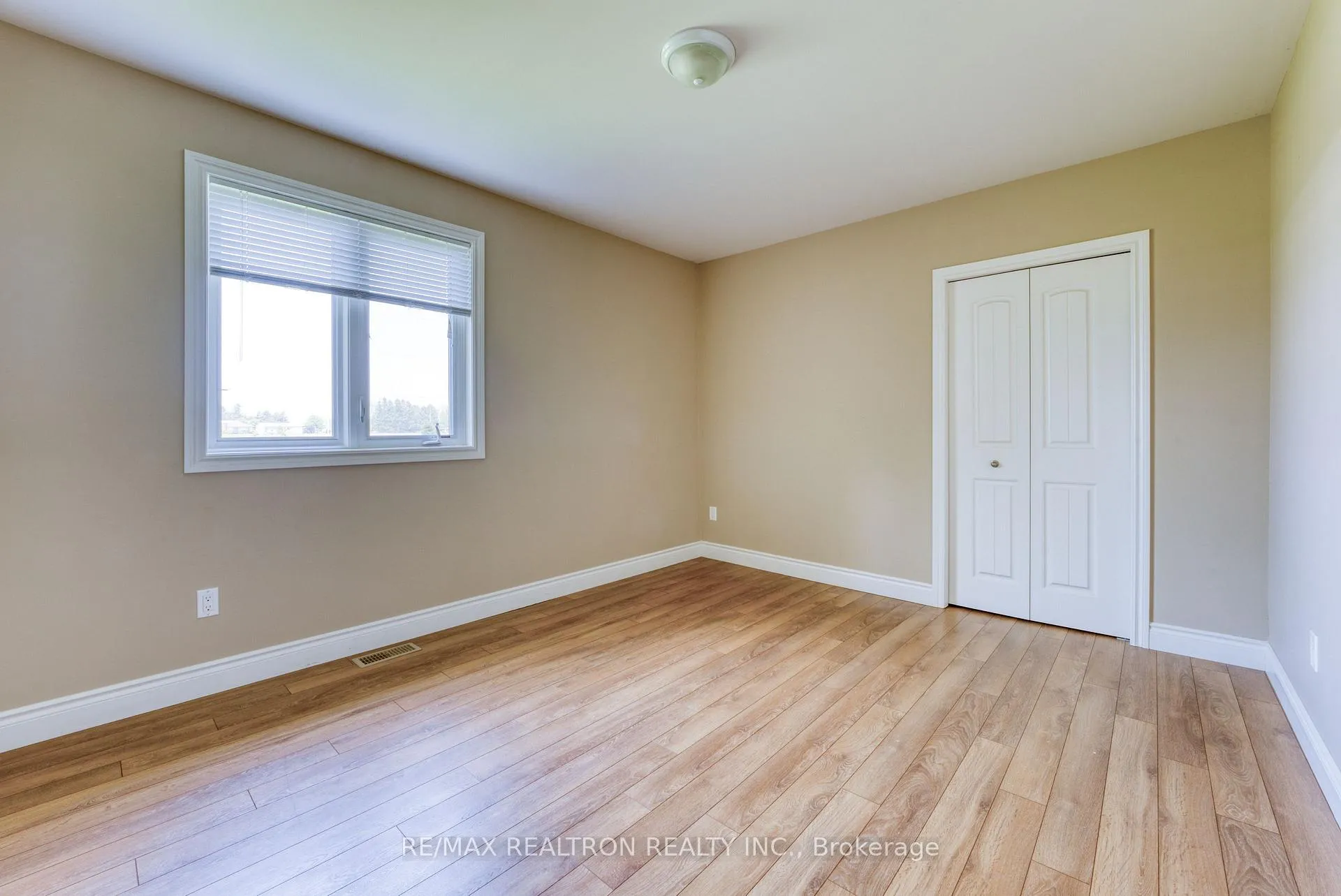 Photo 22 of 6648 Talbot Trail, Chatham-Kent, Chatham — HOMEH