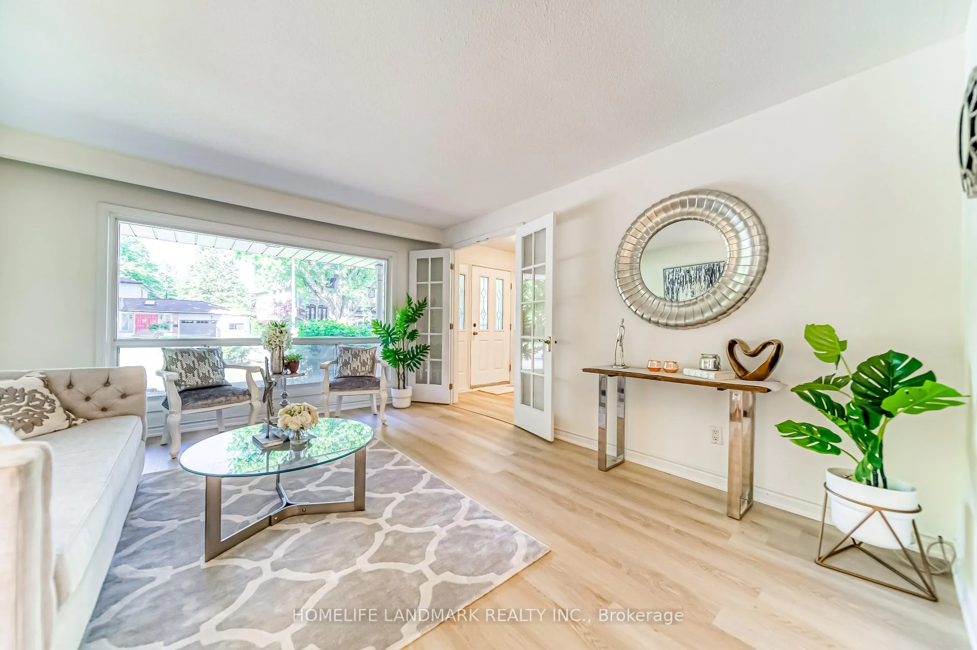 Photo 8 of 113 Fred Varley Drive W, Markham, Unionville — HOMEH