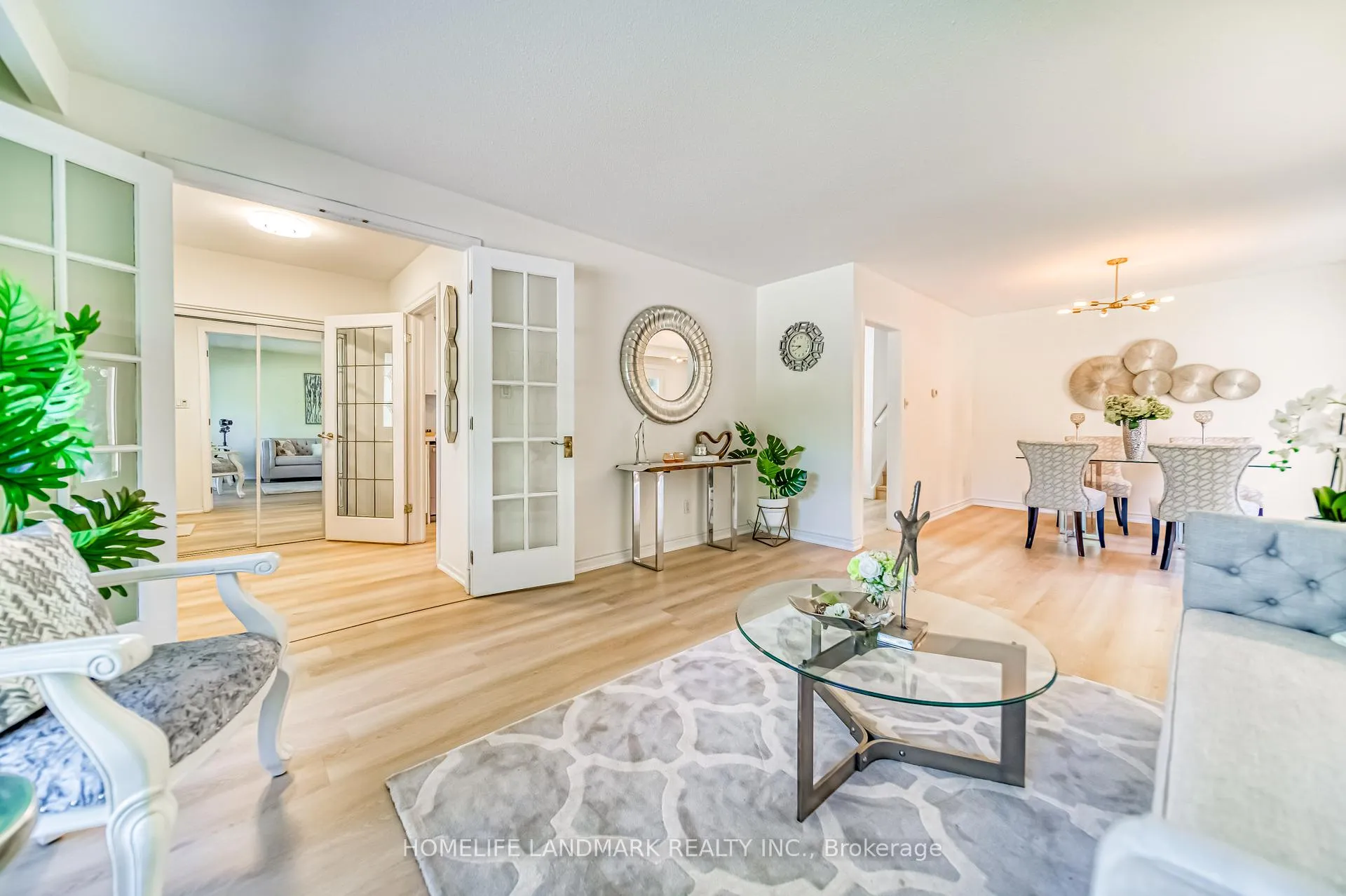 Photo 9 of 113 Fred Varley Drive W, Markham, Unionville — HOMEH