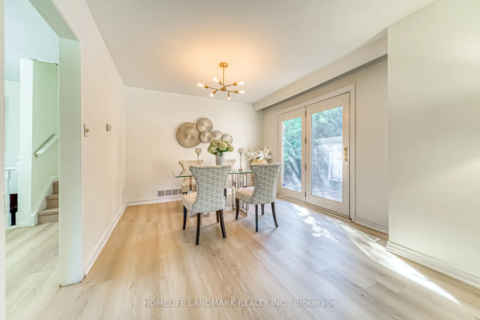 Photo 10 of 113 Fred Varley Drive W, Markham, Unionville — HOMEH