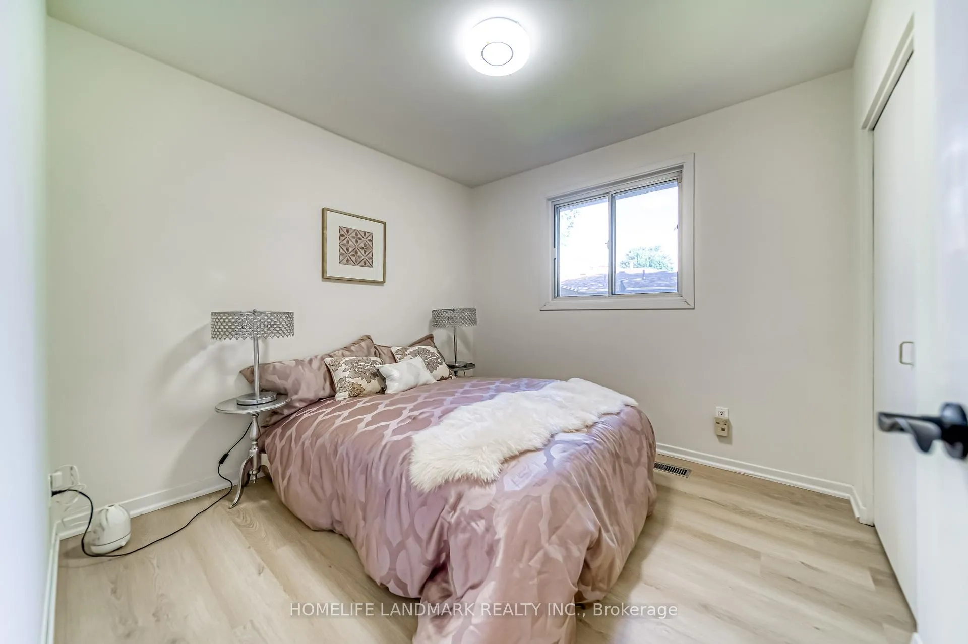Photo 14 of 113 Fred Varley Drive W, Markham, Unionville — HOMEH