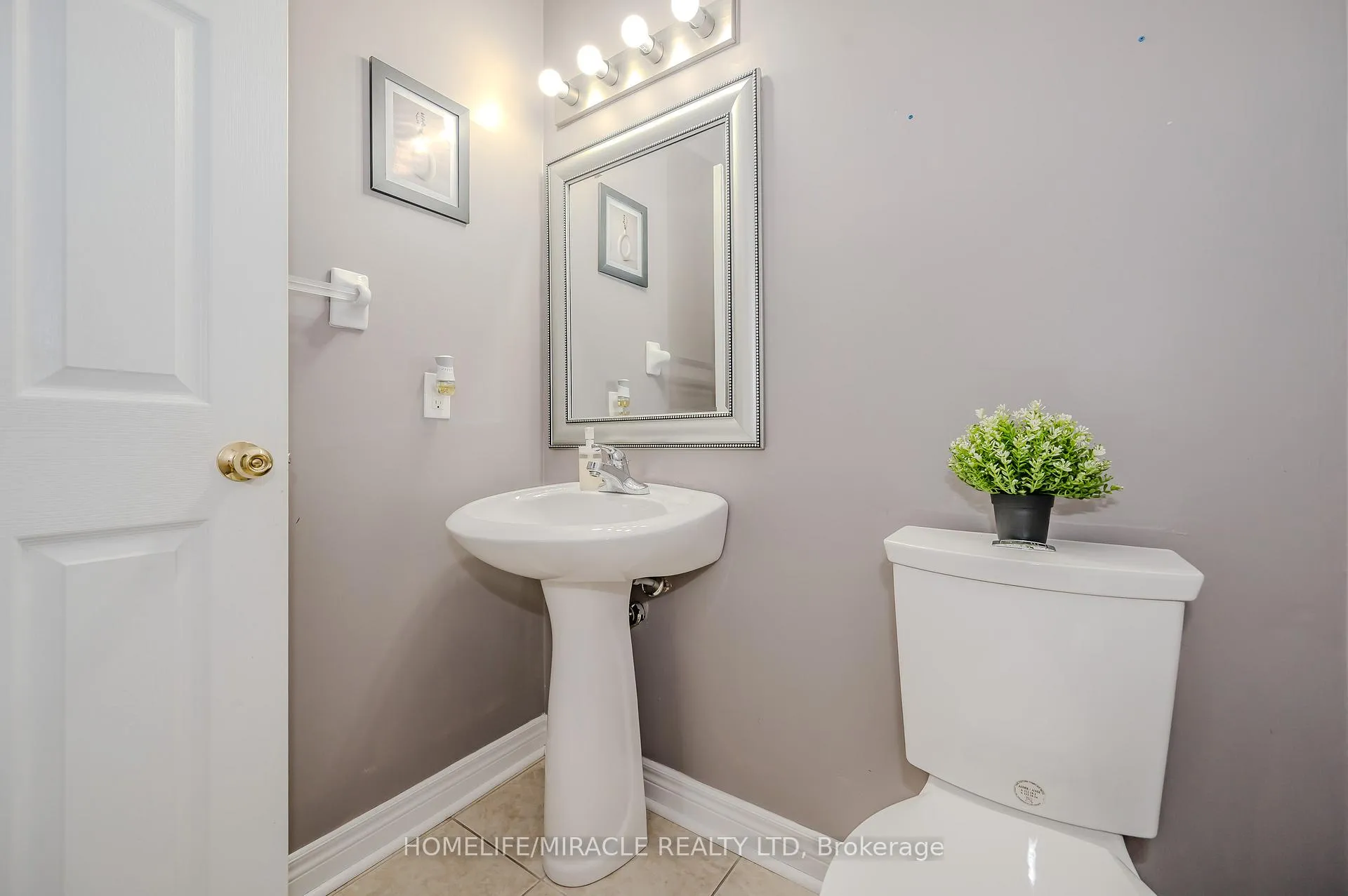 Photo 13 of 80 Meadowbank Drive, Hamilton, Falkirk — HOMEH