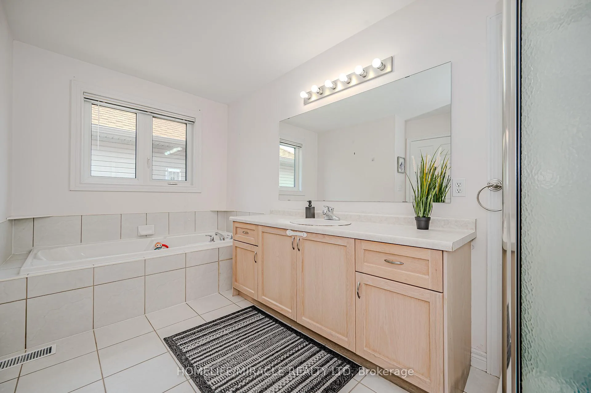 Photo 27 of 80 Meadowbank Drive, Hamilton, Falkirk — HOMEH
