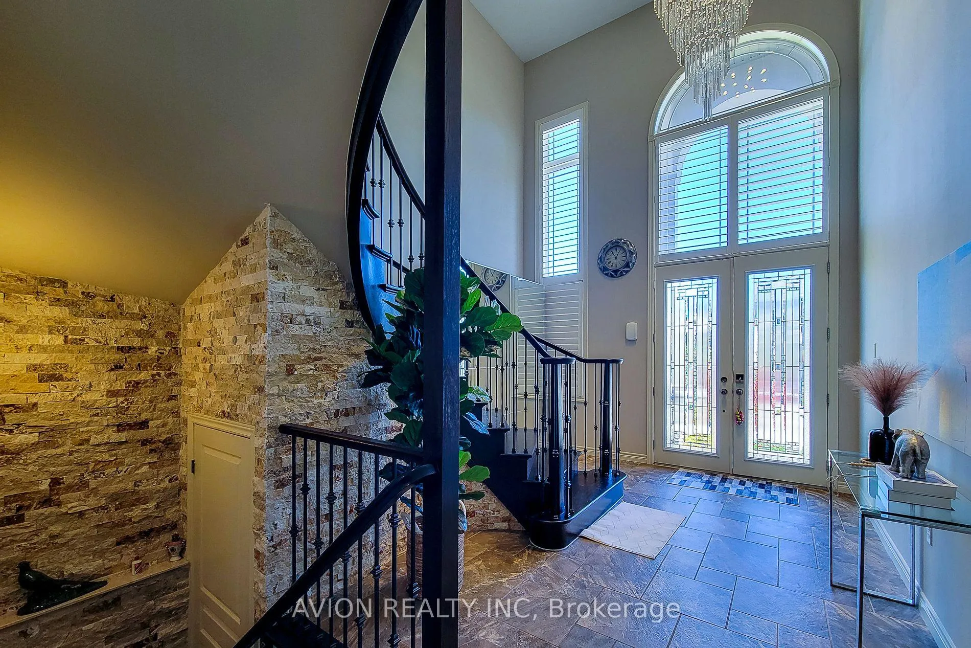 Photo 11 of 158 Chambers Drive, Hamilton, Ancaster — HOMEH