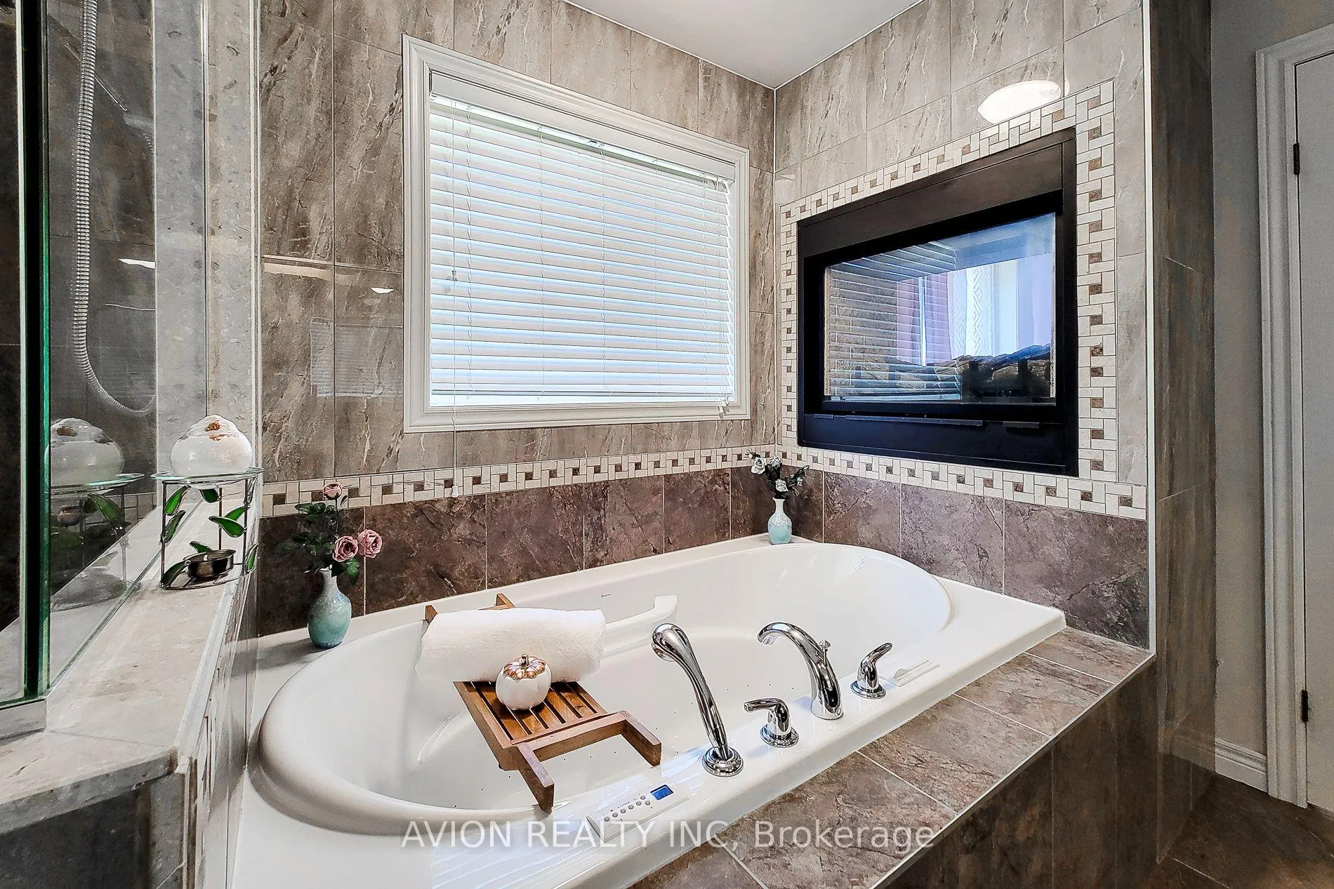 Photo 29 of 158 Chambers Drive, Hamilton, Ancaster — HOMEH