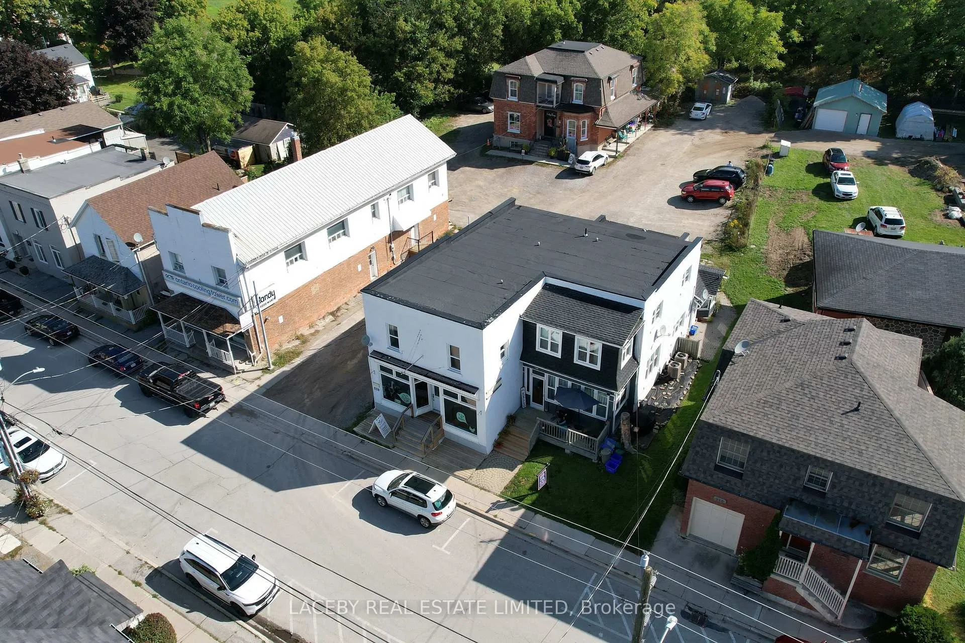 Photo 3 of 250 Main Street, King, Schomberg — HOMEH