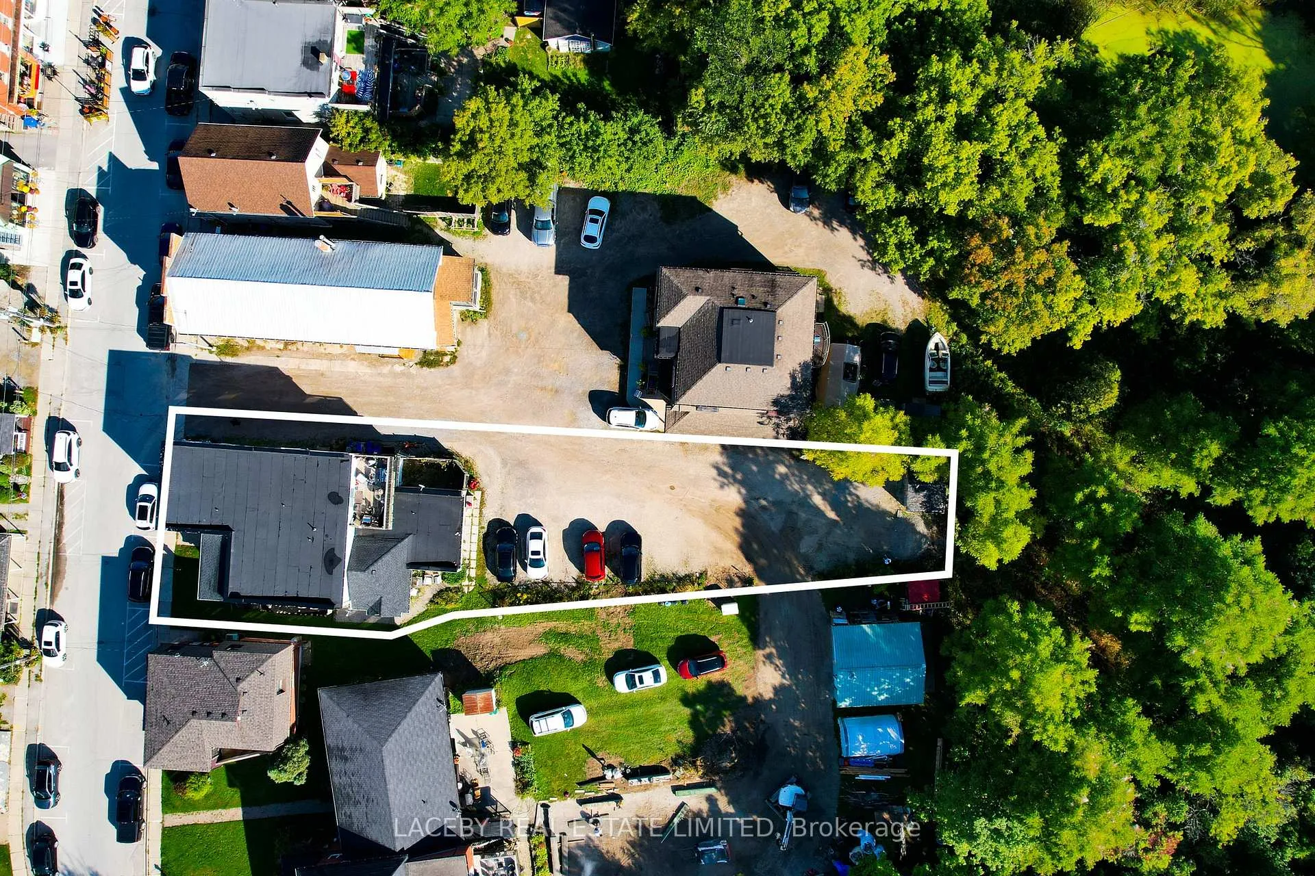 Photo 11 of 250 Main Street, King, Schomberg — HOMEH