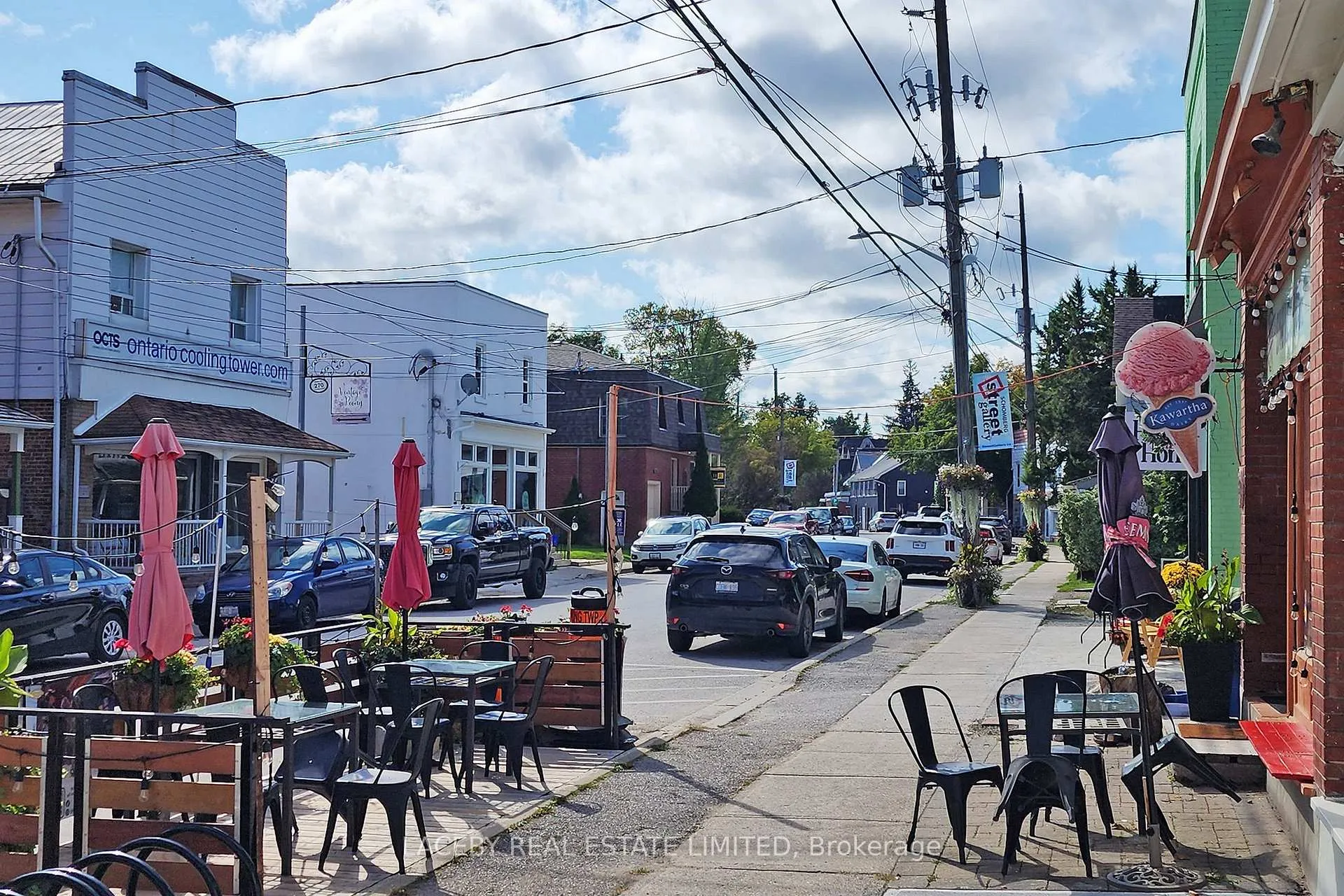 Photo 17 of 250 Main Street, King, Schomberg — HOMEH