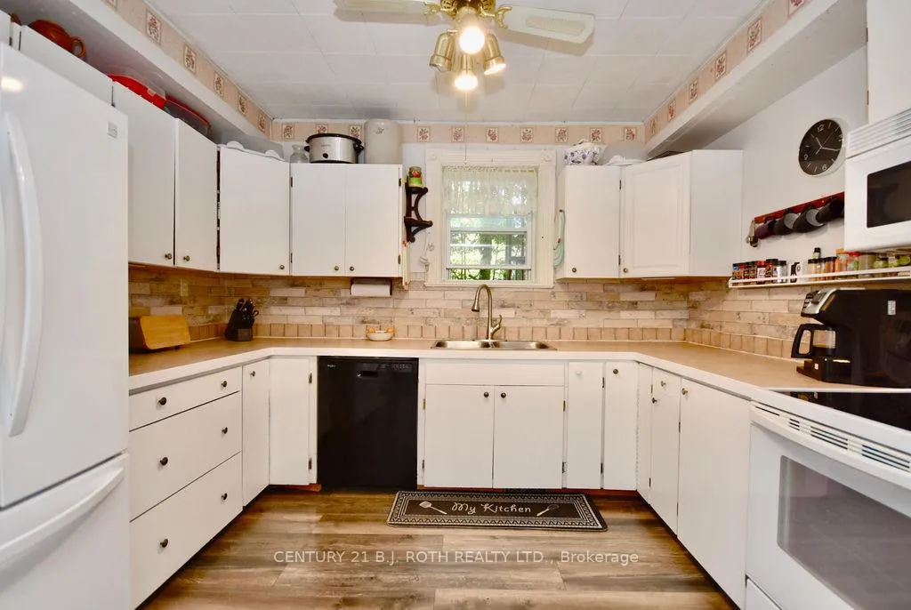 Photo 8 of 14 Mill Street E, Springwater, Hillsdale — HOMEH
