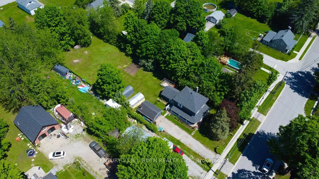 Photo 24 of 14 Mill Street E, Springwater, Hillsdale — HOMEH