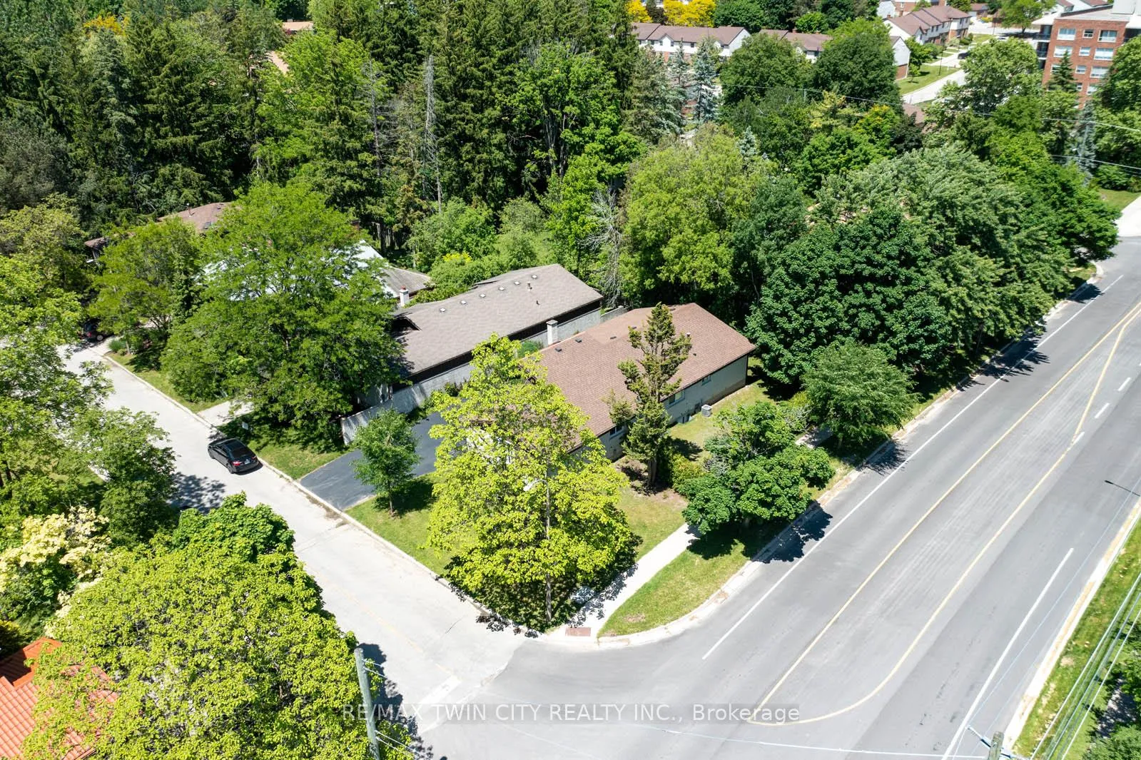 Photo 3 of 108 Keats Way Place, Waterloo — HOMEH