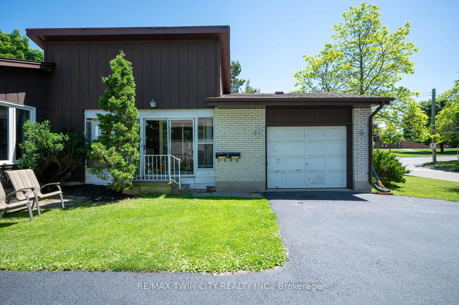 Photo 5 of 108 Keats Way Place, Waterloo — HOMEH